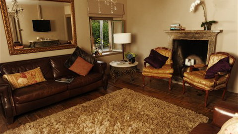 Villa Parma At Peppers Mineral Springs Hotel - Accommodation Sunshine Coast 3