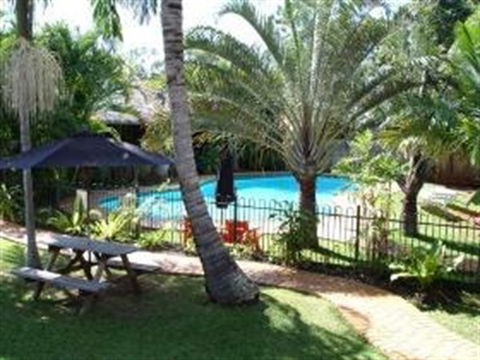 Coochie Island Resort - Accommodation Sunshine Coast 0