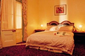 Grand View Hotel - Accommodation Sunshine Coast 2