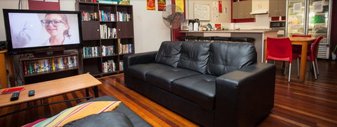 Manly Harbour Backpackers - Accommodation Sunshine Coast 2
