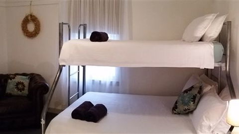 Lakeside Vista Holiday House - Accommodation Sunshine Coast 3