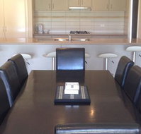 Anchorage by the Lake - Accommodation Sunshine Coast