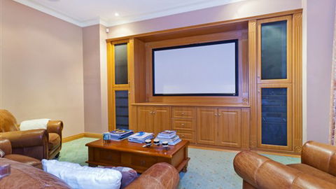 Tuscan Getaway - Accommodation Sunshine Coast 4