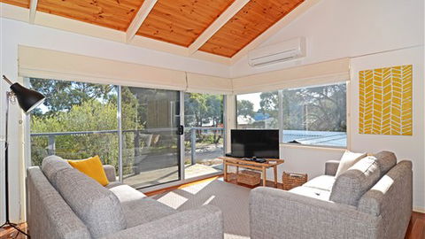 Barrakee Beach House - Anglesea - Accommodation Sunshine Coast 0