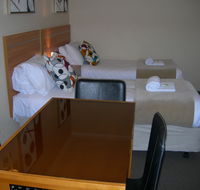 3 Sisters Motel  Cottage - Accommodation Sunshine Coast