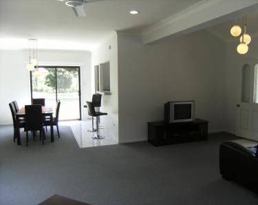 A Beach 'N Reef Motel - Accommodation Sunshine Coast 0