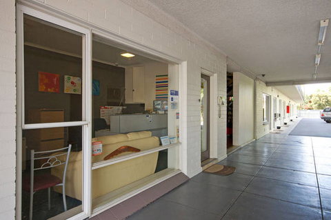 Hello Adelaide Motel + Apartments - Accommodation Sunshine Coast 1