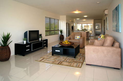 Beaches On Lammermoor Apartments - Accommodation Sunshine Coast 3