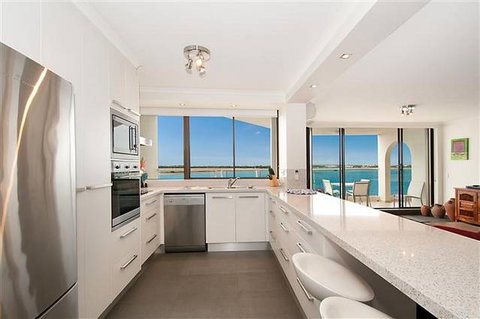 Beaconlea Tower Apartments - Accommodation Sunshine Coast 0
