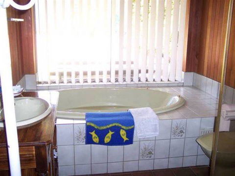 Bott's Beach Retreat - Accommodation Sunshine Coast 3