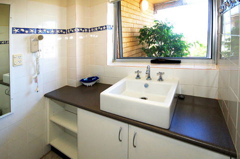 Caribbean Motel - Accommodation Sunshine Coast 1