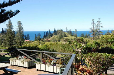 Cascade Garden Apartments - Accommodation Sunshine Coast 1