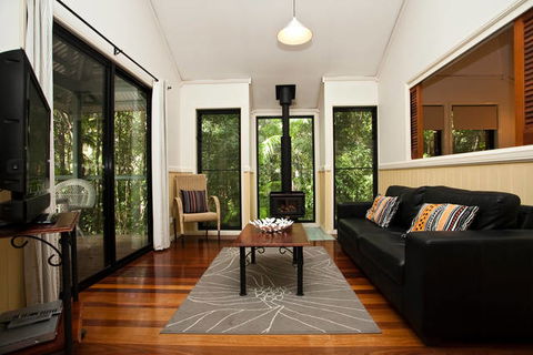 Cedar Creek Lodges At Thunderbird Park™ - Accommodation Sunshine Coast 0