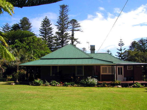 Cobbys Of Crystal Pool Holiday Heritage Cottage - Accommodation Sunshine Coast 0