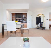 Diplomat Hotel - Accommodation Sunshine Coast