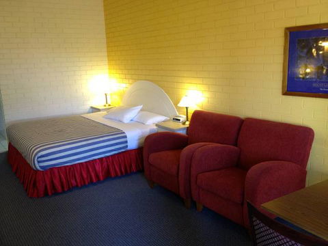Econo Lodge Statesman Ararat - Accommodation Sunshine Coast 4