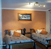 Elm Cottage - Tumut - Accommodation Sunshine Coast