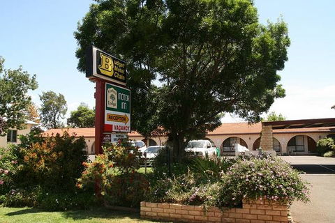 Forest Lodge Motor Inn & Restaurant - Accommodation Sunshine Coast 5