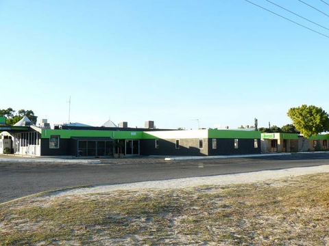 Jurien Bay Hotel Motel - Accommodation Sunshine Coast 0