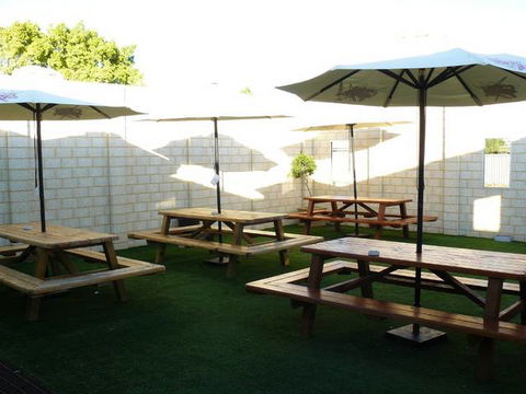 Jurien Bay Hotel Motel - Accommodation Sunshine Coast 1
