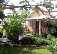 Kemeys Mountain Hideaway - Accommodation Sunshine Coast