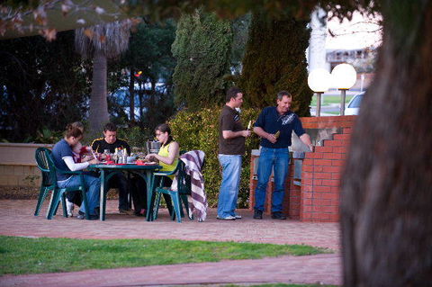 Loxton Hotel - Accommodation Sunshine Coast 2