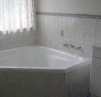Macburn Self Contained Cottages Dog Friendly - Accommodation Sunshine Coast