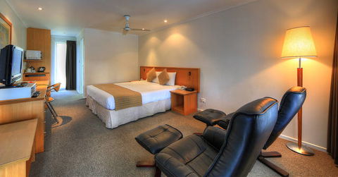 Paradise Hotel & Resort - Accommodation Sunshine Coast 3