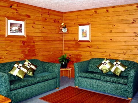 Pine Valley Apartments - Accommodation Sunshine Coast 4