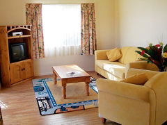 Poinciana Cottages - Accommodation Sunshine Coast 2