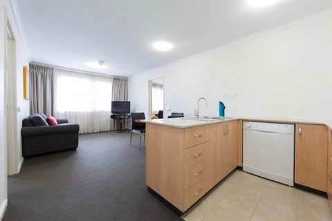 Premier Hotel & Apartments - Accommodation Sunshine Coast 1