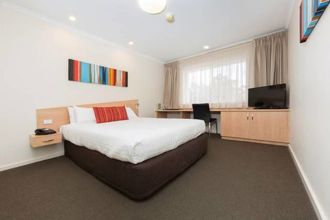 Premier Hotel & Apartments - Accommodation Sunshine Coast 0