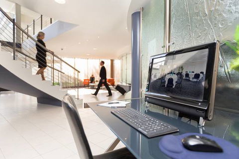 Premier Hotel & Apartments - Accommodation Sunshine Coast 7