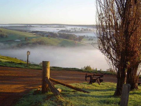 Balingup Heights Hilltop Forest Cottages - Accommodation Sunshine Coast 4
