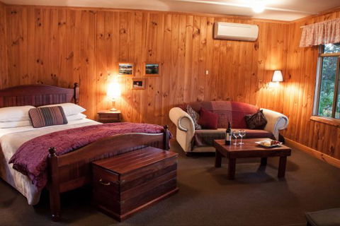 Balingup Heights Hilltop Forest Cottages - Accommodation Sunshine Coast 8