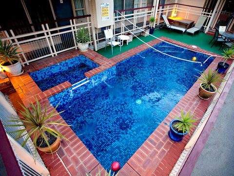 Riverboat Lodge Motor Inn - Accommodation Sunshine Coast 0