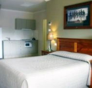 Saltbush Motor Inn - Accommodation Sunshine Coast