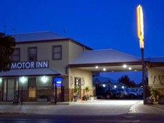 Saltbush Motor Inn - Accommodation Sunshine Coast 3