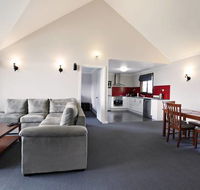Scarlet Woods Chalet - Accommodation Sunshine Coast
