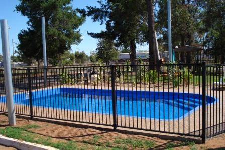 Silver Oaks Motel - Accommodation Sunshine Coast 0