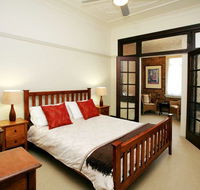The Bank Guesthouse - Accommodation Sunshine Coast