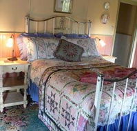 The Witches Garden - Cottage on the Creek - Accommodation Sunshine Coast