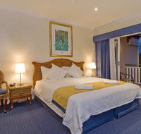 Tinaroo Lake Resort - Holiday Apartments - Accommodation Sunshine Coast
