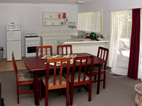 Tudor Apartments - Accommodation Sunshine Coast 1