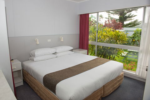 Tudor Apartments - Accommodation Sunshine Coast 0