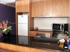 Waldorf Apartment Hotel Canberra - Accommodation Sunshine Coast 3