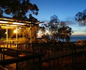 Dugong Beach Resort - Accommodation Sunshine Coast 3
