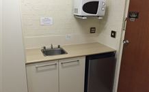 Hamilton's Townhouse Motel - Queanbeyan - Accommodation Sunshine Coast 2