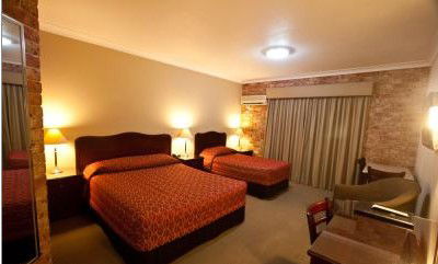Endeavour Court Motor Inn - Accommodation Sunshine Coast 2