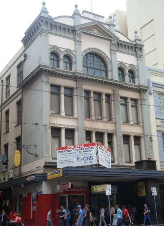Elephant Backpackers - Accommodation Sunshine Coast 2